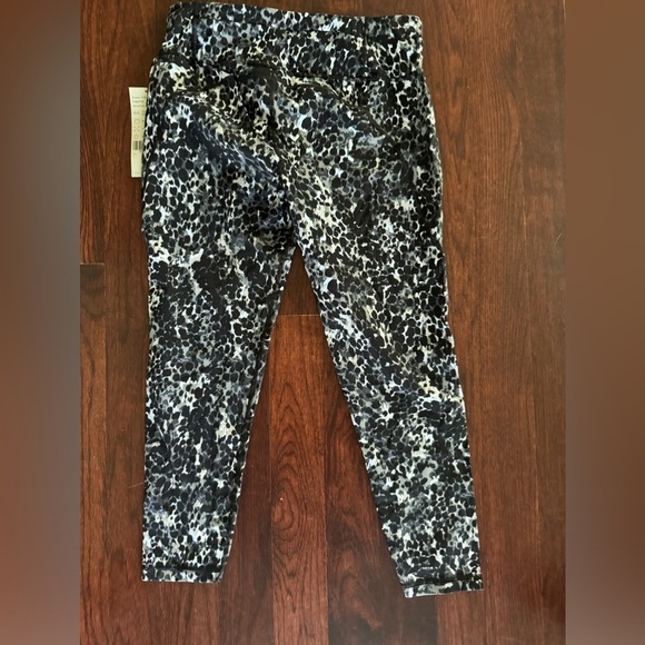 Sweaty Betty Power Cropped Workout Leggings Size large NWT - Picture 7 of 7